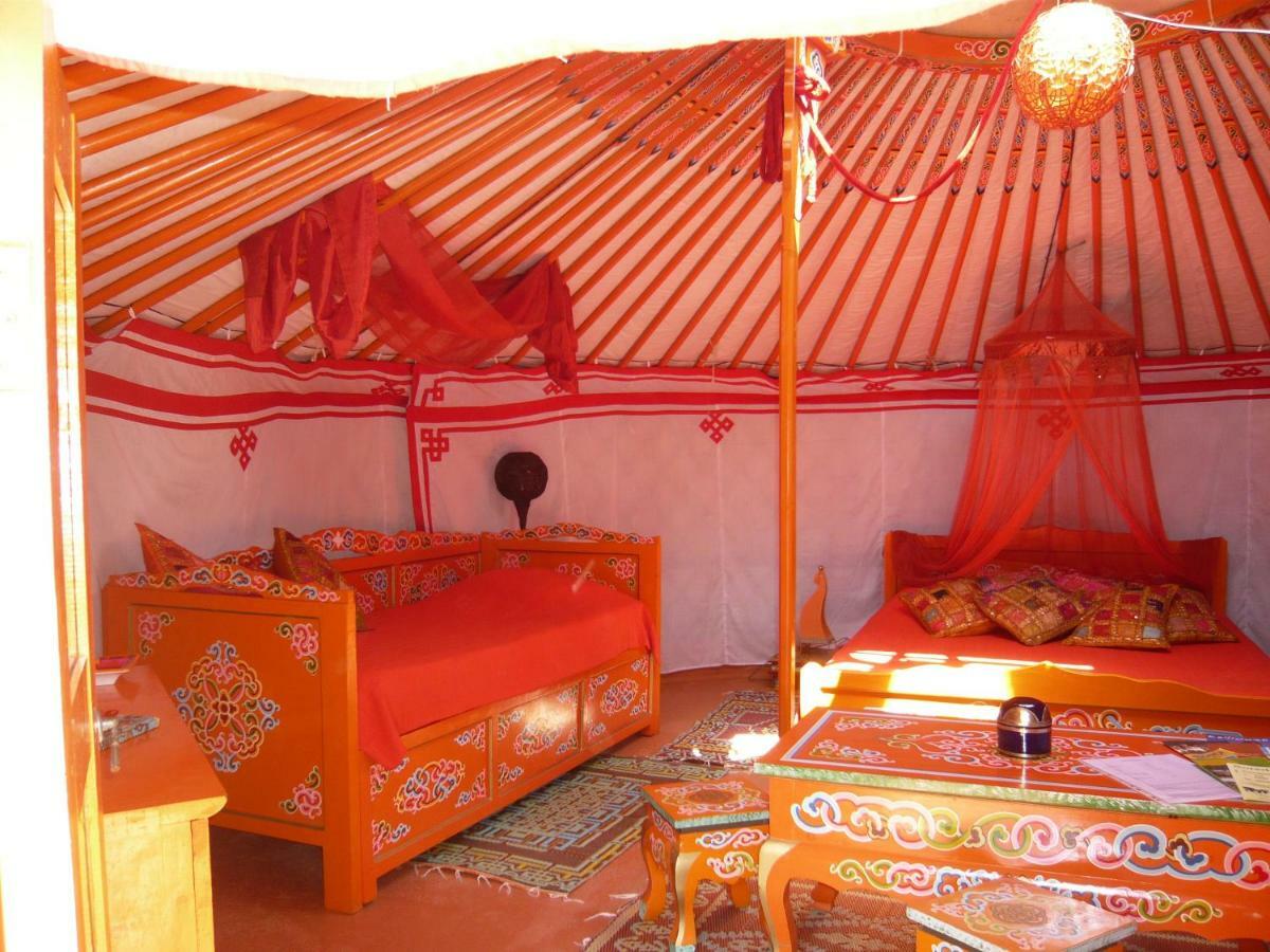 Bed and Breakfast Au Soleil Mongol Sorède Exterior foto